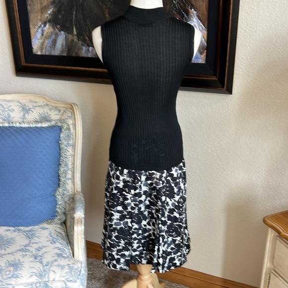 Judd Heller Made in France Sz S Black Semi- Sheer Mock Neck Sleevekess - Picture 2 of 5